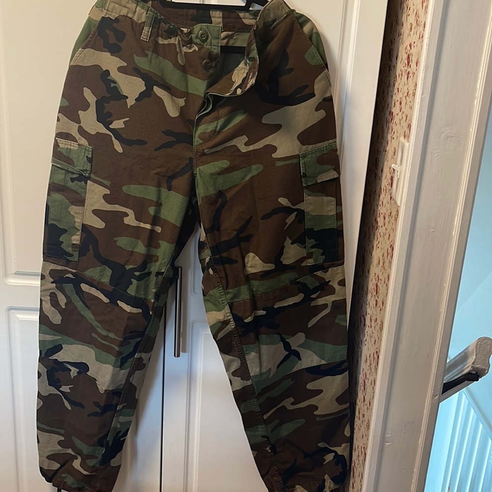 Camouflage pants with adjustable waistband and drawstring ankle